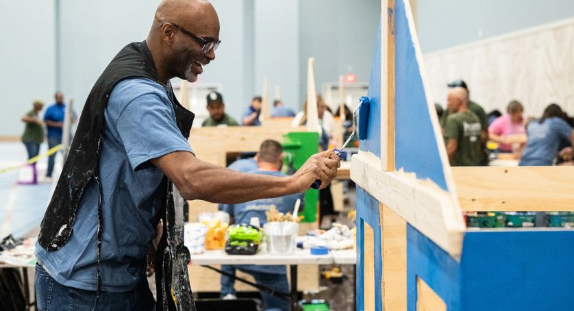 RMUC.25 Attendees building playhouses for Habitat for Humanity